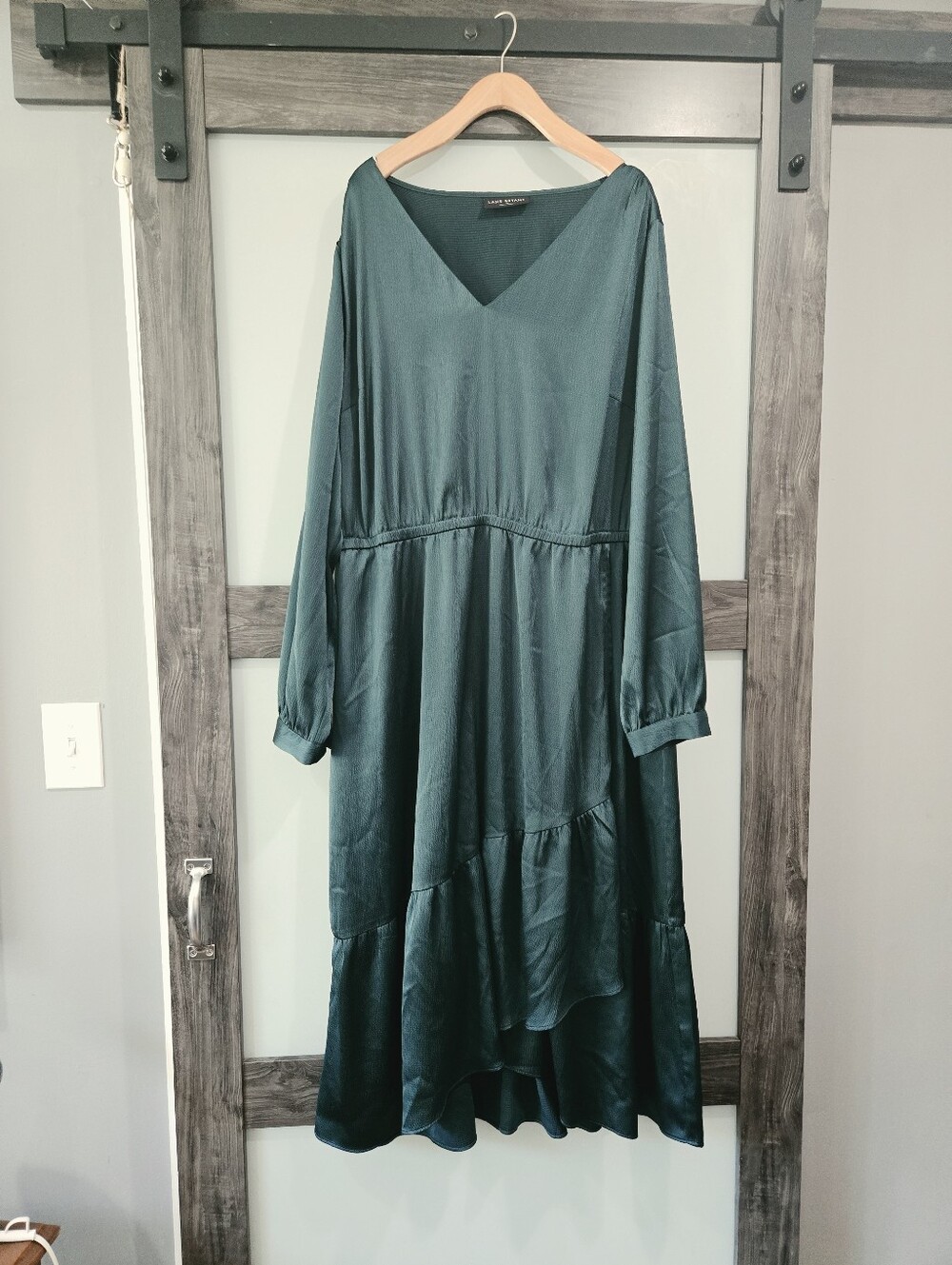 Lane Bryant Textured Satin Long Sleeve Wrap Skirt Midi Dress Size 22 Formal